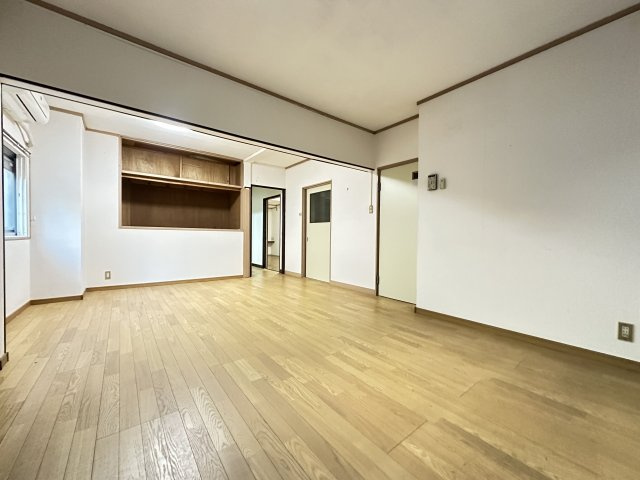 シャトードメール須磨の居間・リビング