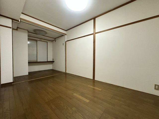 シャトードメール須磨の洋室