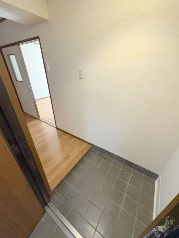 城北ハイツの玄関