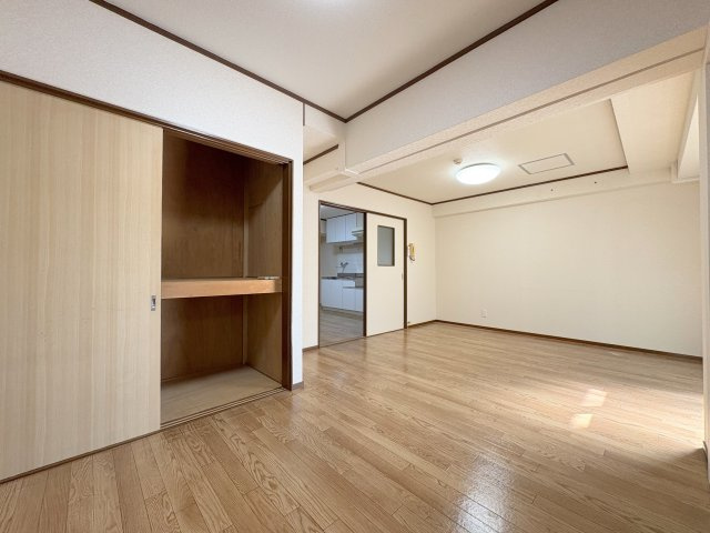 城北ハイツの洋室