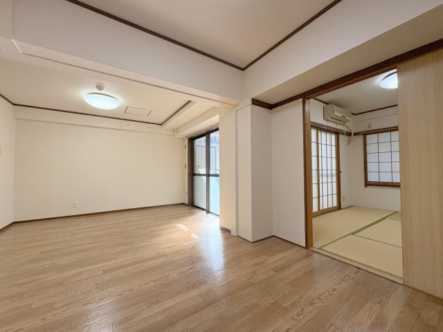 城北ハイツの洋室