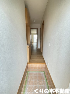 【玄関】 | クレセントピュア | 反転タイプのお部屋です（現況を優先します）