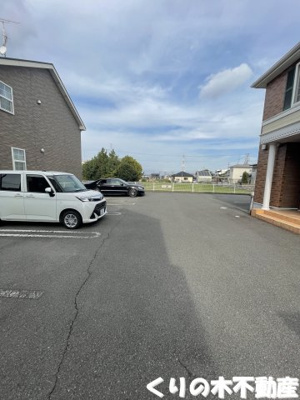 【駐車場】 | クレセントピュア | 車をお持ちの方に嬉しい駐車場付きの物件です