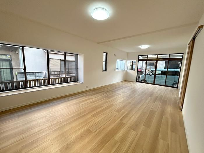 あきる野市二宮東２丁目の中古一戸建の居間・リビング