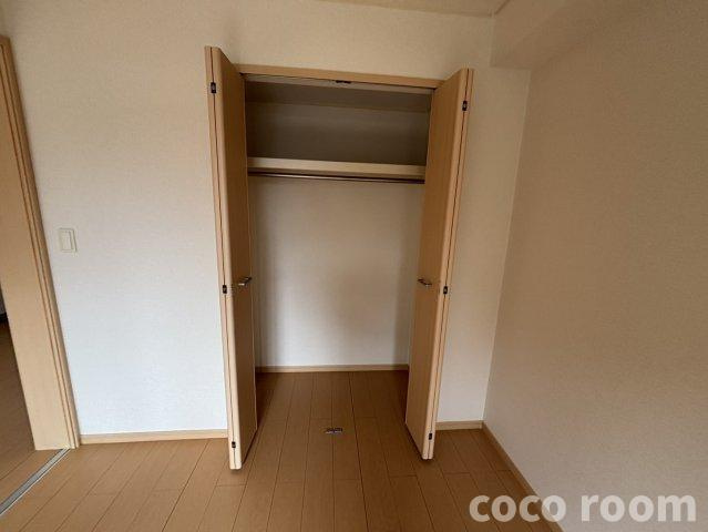 エム・スクエアー　ガーデン　Ⅰの居間・リビング