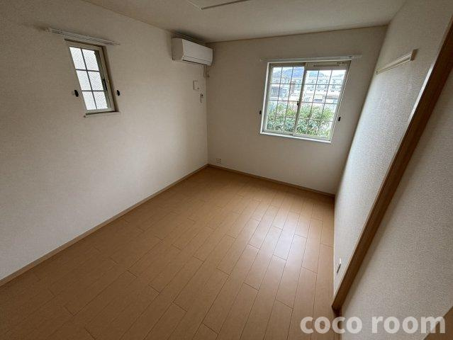 エム・スクエアー　ガーデン　Ⅰの居間・リビング