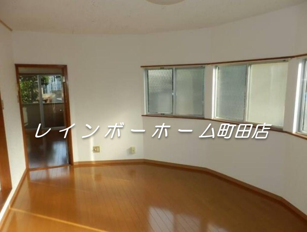 特典：仲介手数料が無料です!!の居間・リビング|居間です