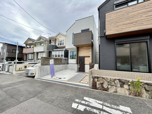 神戸市垂水区星陵台7丁目新築戸建1号地の前面道路含む現地写真