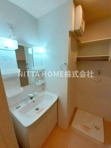 丹波市氷上町新郷のアパートの洗面所|人気のシャワー付き独立洗面台◆