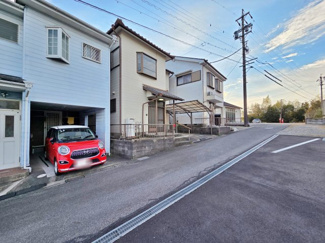 【前面道路含む現地写真】