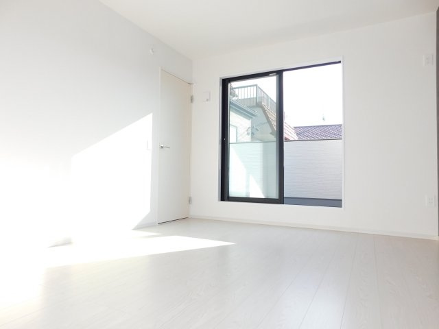 名古屋市中村区高道町６丁目の新築一戸建の洋室|◇洋室◇　　南面で明るい洋室７．０帖　ウォークインクローゼット完備！　バルコニー付き♪