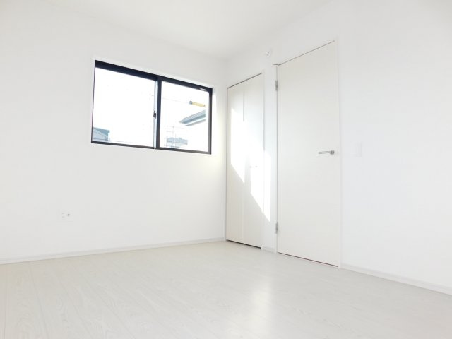 名古屋市中村区高道町６丁目の新築一戸建の洋室|◇洋室◇　　南面で明るい洋室６．０帖　収納完備！