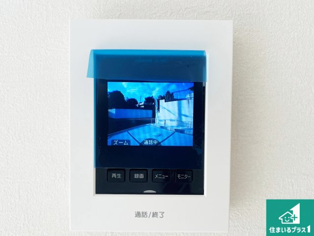 明石市大久保町山手台　第15期　新築一戸建ての防犯設備|カラーモニターインターホン！声だけでなく来訪者の姿や顔がモニターで確認できるので、小さなお子様がいらっしゃるご家庭でも安心できます！