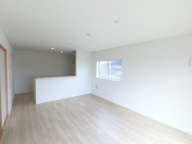 唐津市東町　第１の内観：施工例|キッチンとリビングでコミュニケーション取れるLDK♪