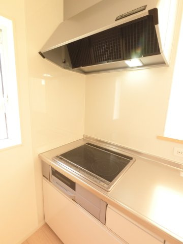 唐津市東町　第１の内観：施工例|お手入れ簡単で安全なIHクッキングヒーター♪