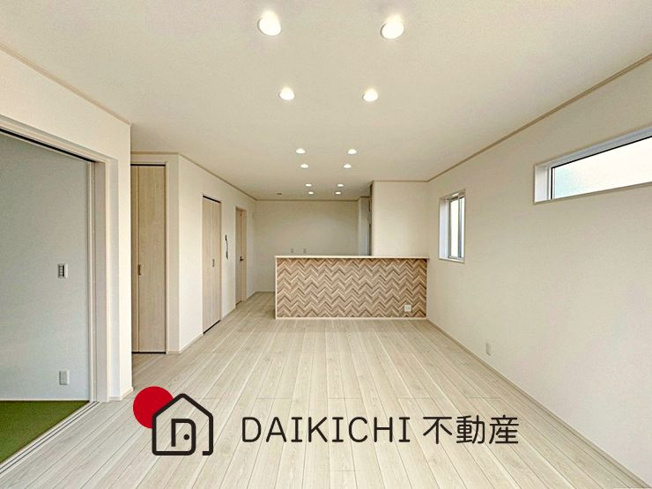 【居間・リビング】 | 行田市大字持田　新築戸建　全10棟　8号棟