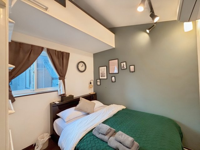 台東区浅草4丁目　中古戸建の洋室|現地写真

現地ご見学希望・資料請求などお気軽にお問い合わせ下さい！
03-5990-5201