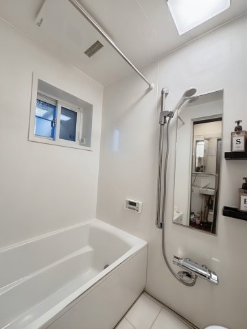 台東区浅草4丁目　中古戸建の浴室|現地写真

現地ご見学希望・資料請求などお気軽にお問い合わせ下さい！
03-5990-5201