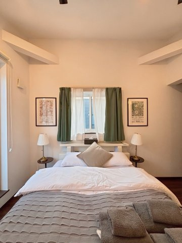 台東区浅草4丁目　中古戸建の洋室|現地写真

現地ご見学希望・資料請求などお気軽にお問い合わせ下さい！
03-5990-5201