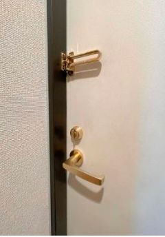 【玄関】 | ドマーニ田端 | 明るい玄関です