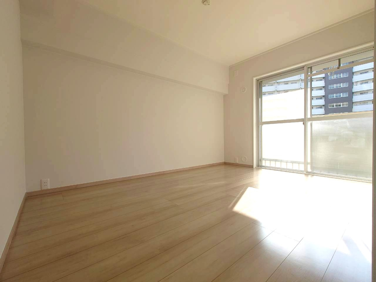 近鉄向島駅まで徒歩８分の立地●リフォーム完了の美室●向島ニュータウン第３街区Ｇ棟の洋室|洋室