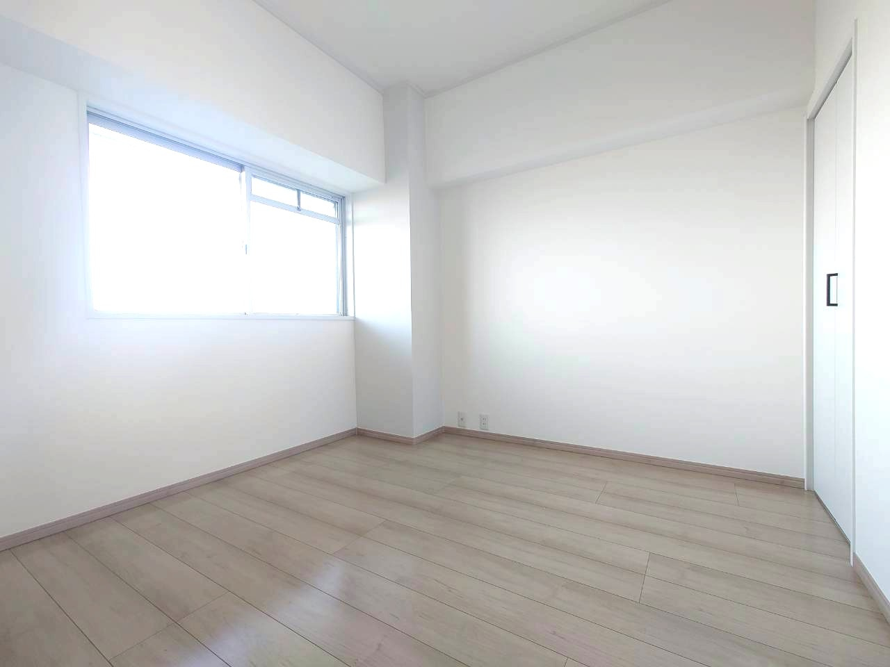 近鉄向島駅まで徒歩８分の立地●リフォーム完了の美室●向島ニュータウン第３街区Ｇ棟の洋室|洋室