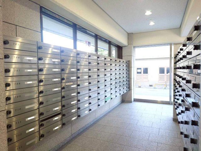 近鉄向島駅まで徒歩８分の立地●リフォーム完了の美室●向島ニュータウン第３街区Ｇ棟の設備|郵便受け