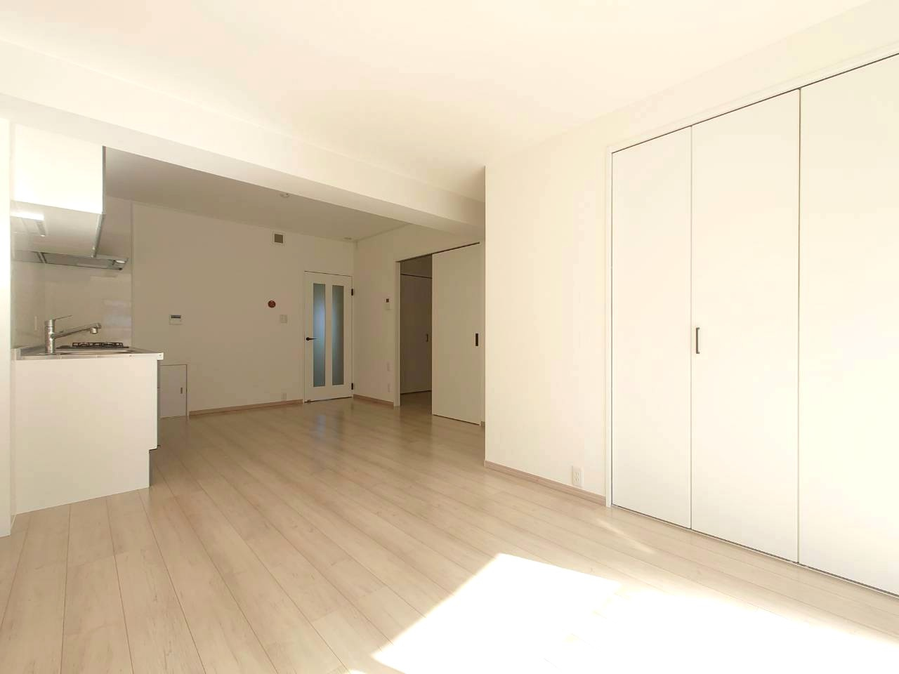 近鉄向島駅まで徒歩８分の立地●リフォーム完了の美室●向島ニュータウン第３街区Ｇ棟の居間・リビング|リビング