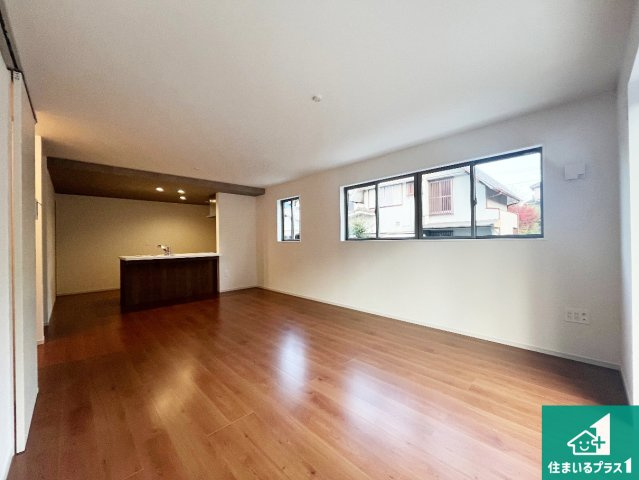 明石市大久保町山手台　第15期　新築一戸建ての居間・リビング|シンプルなリビングは、観葉植物等のインテリアを楽しめますね！パパ好みにも、ママ好みにも家具次第で雰囲気を変えることができます！