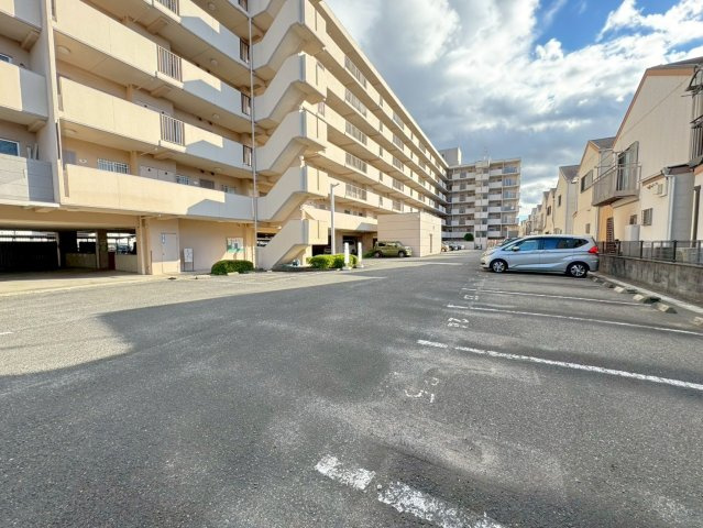 ２０２５年１１月リノベーション◆南向きバルコニー◆収納豊富◆ディオ・フェルティ京都久我の駐車場|駐車場