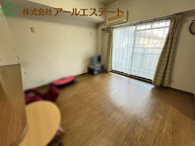 プレステージ姫路Ⅱ　山陽電鉄「手柄駅」徒歩7分の居間・リビング
