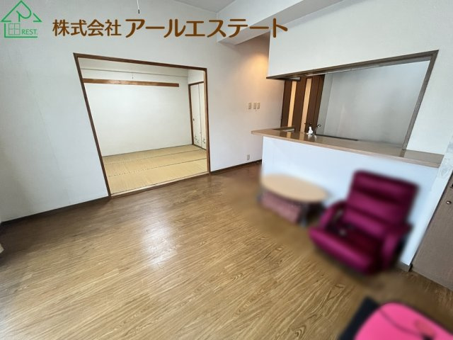 プレステージ姫路Ⅱ　山陽電鉄「手柄駅」徒歩7分の居間・リビング