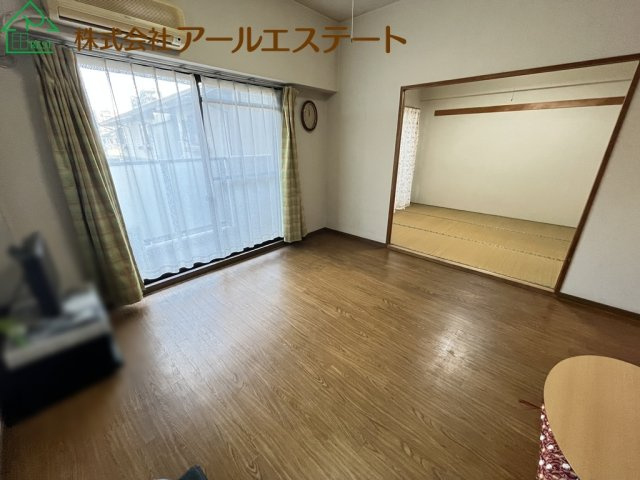プレステージ姫路Ⅱ　山陽電鉄「手柄駅」徒歩7分の居間・リビング