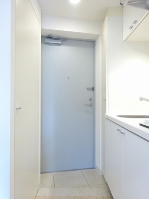 【玄関】 | パレ・ホームズ西高島平 | 明るい玄関です