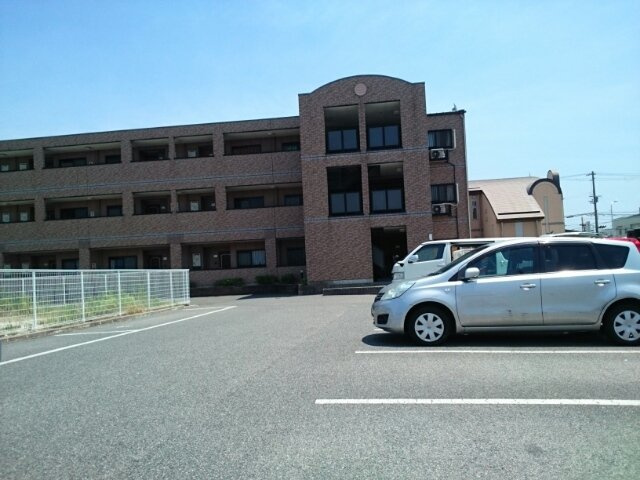 エスポアールパートⅢの駐車場