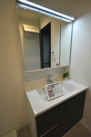 桜上水5丁目・中古戸建の独立洗面台