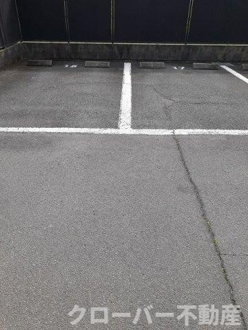 リブ・サンフラウァ　Ｂの駐車場