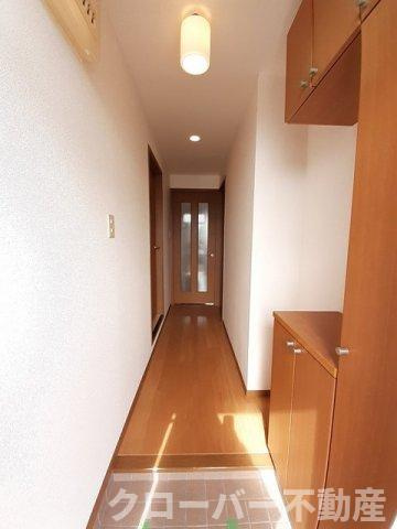 リブ・サンフラウァ　Ｂの玄関