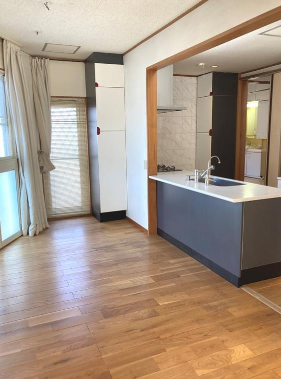 上永谷戸建の居間・リビング