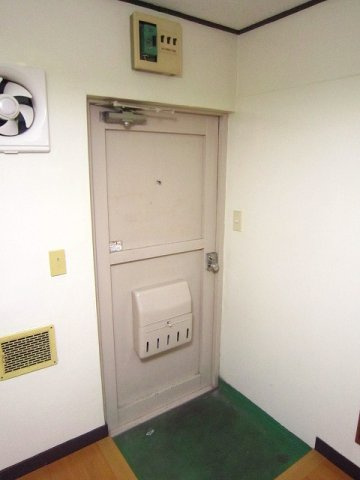 シャトー474の玄関