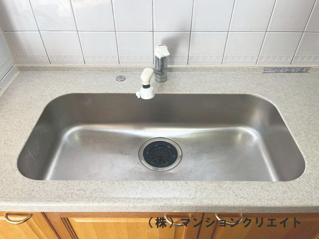 アパガーデンコート米松のキッチン|大きなシンク