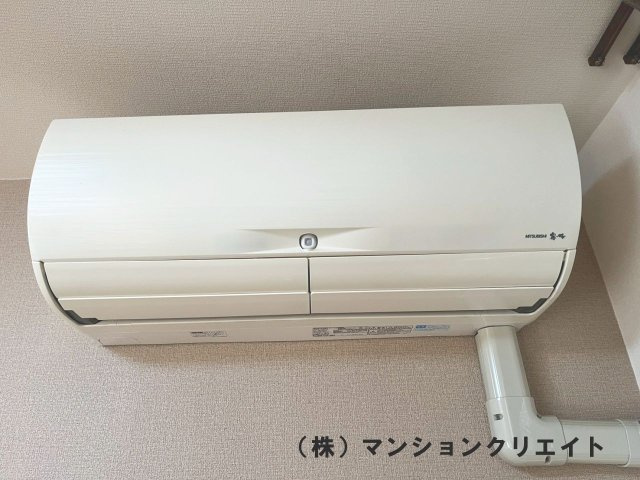 アパガーデンコート米松の冷暖房・空調設備|6.5帖の洋室にはエアコンが一台付いています