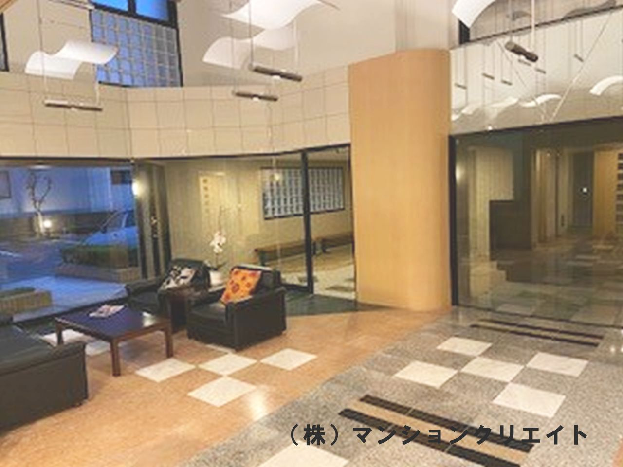 アパガーデンコート米松のエントランス|住人がくつろげるオシャレなロビー付きエントランスです