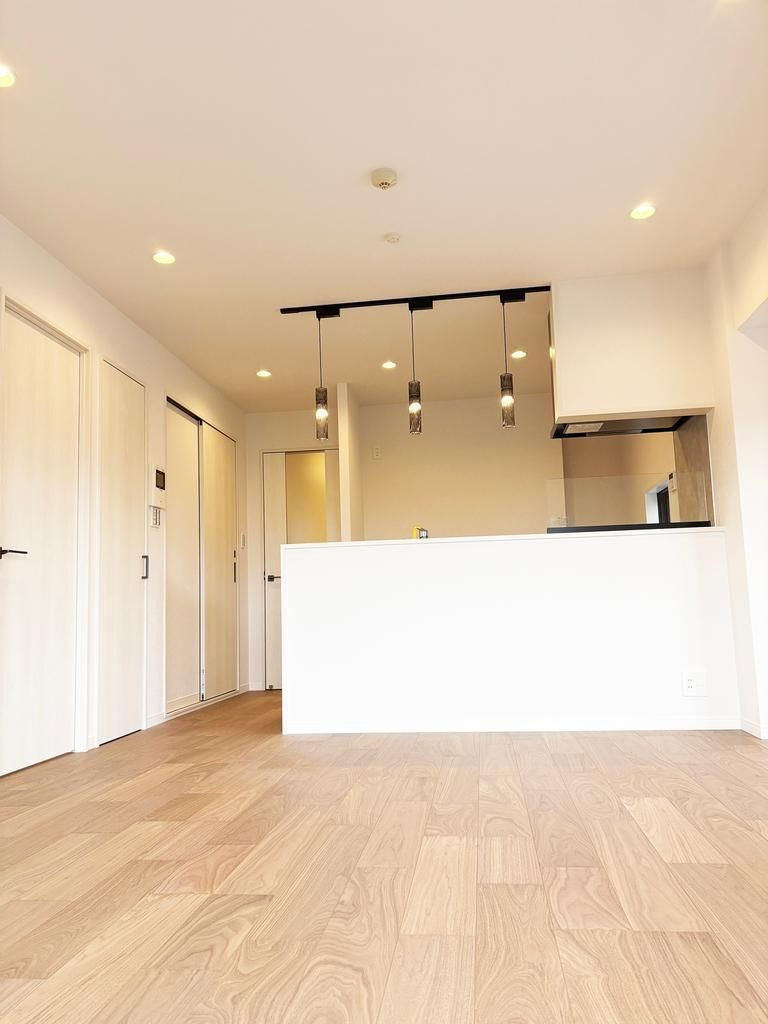 三鷹市下連雀７丁目の中古マンションの居間・リビング