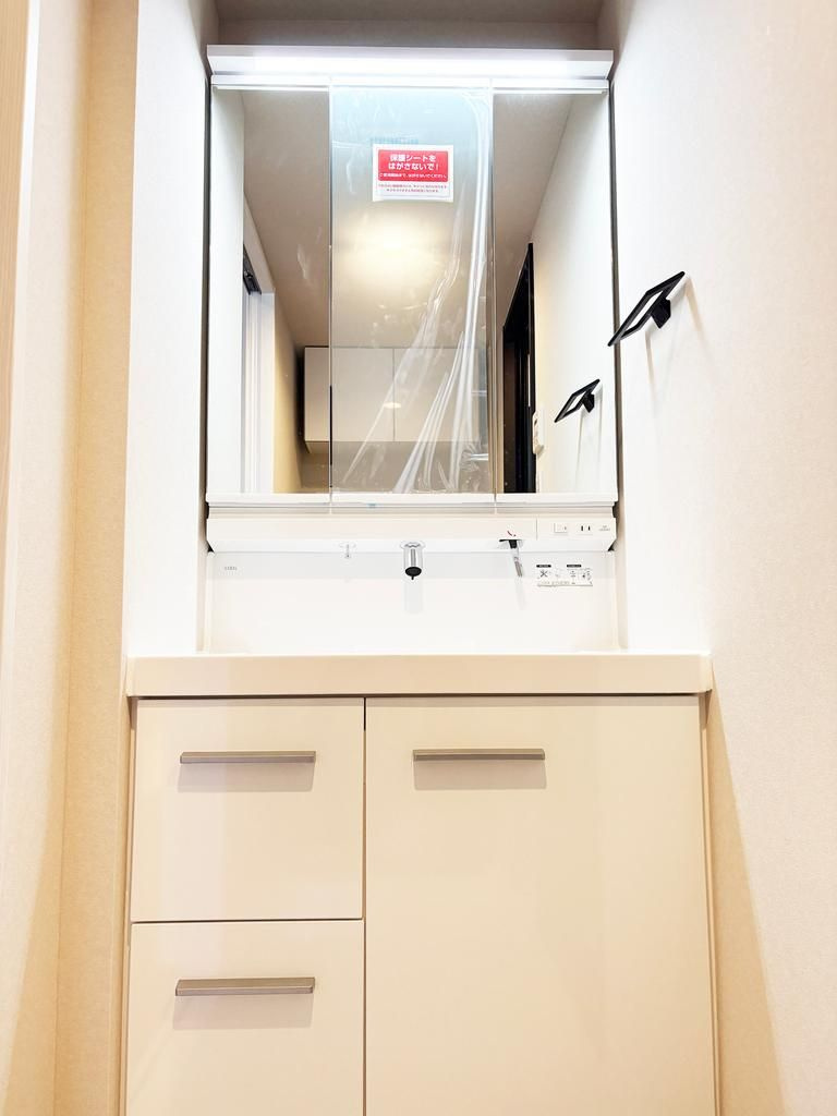 三鷹市下連雀７丁目の中古マンションの独立洗面台