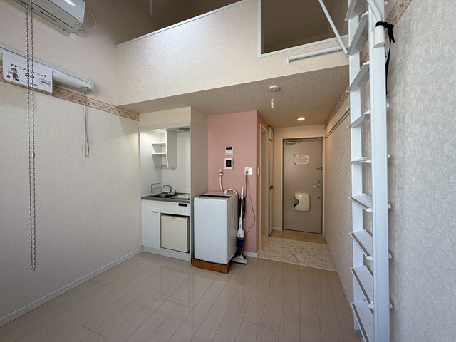 【設備】 | 登戸グリニッジの杜 | キッチン横に室内洗濯機置き場があります♪洗濯機が付いているので、新しく購入・設置する手間が省けます♪