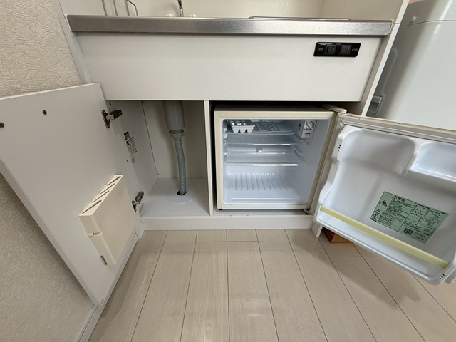 【設備】 | 登戸グリニッジの杜 | キッチンにあるミニ冷蔵庫です♪ペットボトルやビールなども冷やしておけますね☆