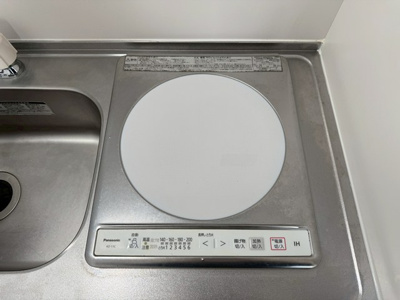 【キッチン】 | 登戸グリニッジの杜 | キッチンは1口IHクッキングヒーター♪IHは火を使わないので安心なうえ、お掃除もラクラク♪