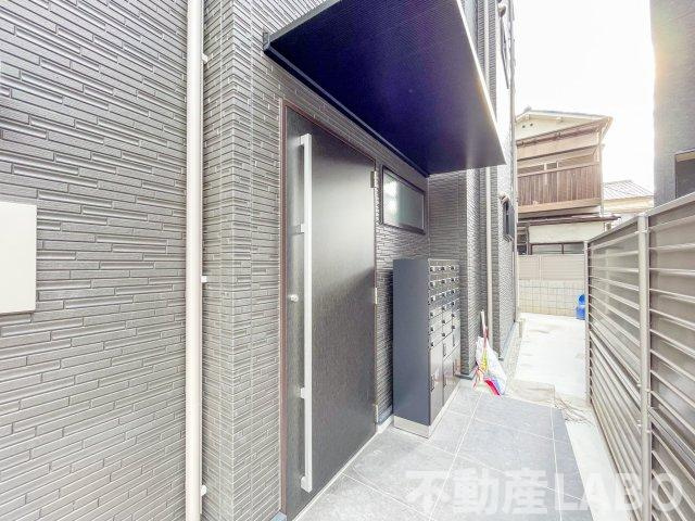 F Normalis SEAMのエントランス