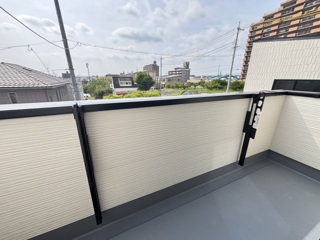 MELDIA天白区梅が丘31001③｜名古屋市の戸建ならホームアップのバルコニー